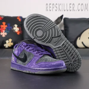 Nike Supreme x Dunk Low SB “Ink” outsole and upper detail highlighting grey rubber sole and purple suede overlays.