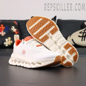 ON Loewe x Cloudtilt 2 ‘White Orange’ outsole view showing dual-tone traction pattern in white and gum.