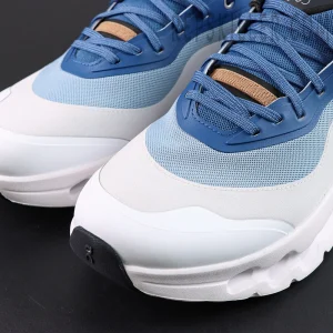 ON Loewe x Cloudtilt 2 ‘Blue White’ close-up of toe box with smooth overlay and mesh texture.