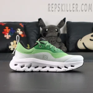 ON Loewe x Cloudtilt 2 ‘Green White’ side profile highlighting embossed Loewe logo and sculpted sole.