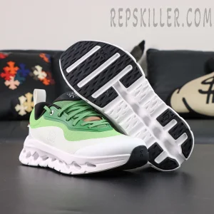 ON Loewe x Cloudtilt 2 ‘Green White’ outsole view displaying segmented traction pattern in black and white.