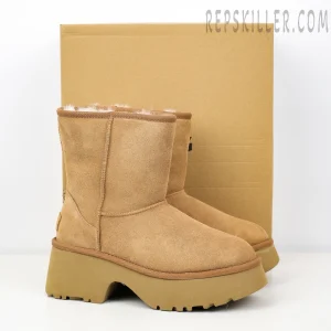 Wmns Classic Short New Heights Boots