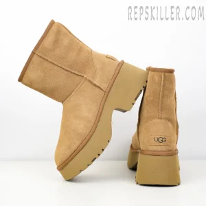 Wmns Classic Short New Heights Boots