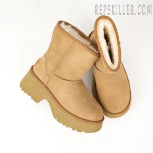 Wmns Classic Short New Heights Boots