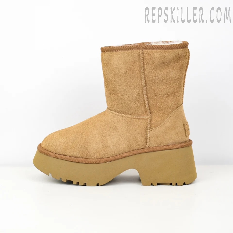 Wmns Classic Short New Heights Boots
