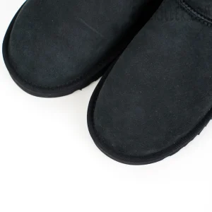 Wmns Classic Ultra Mini Boot 'Black' Upper