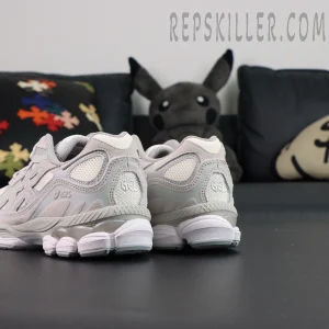 Back angle of ASICS GEL-NYC “Cream Cloud Grey” highlighting heel design and GEL branding.