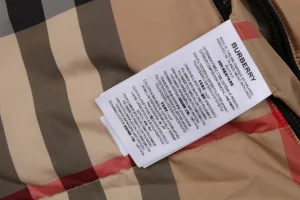 BBry Vintage Check Short Puffer Jacket Wash label