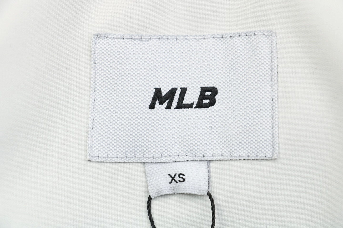 MLB 3rd-Generation Utility Short Down Jacket with Fur Hood White Brand label