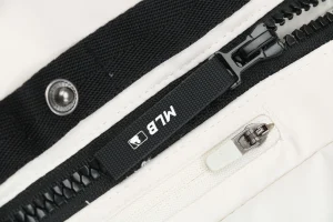 MLB 3rd-Generation Utility Short Down Jacket with Fur Hood White Zipper puller