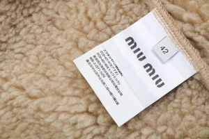 MM Sherpa Fleece Jacket Beige Wash label