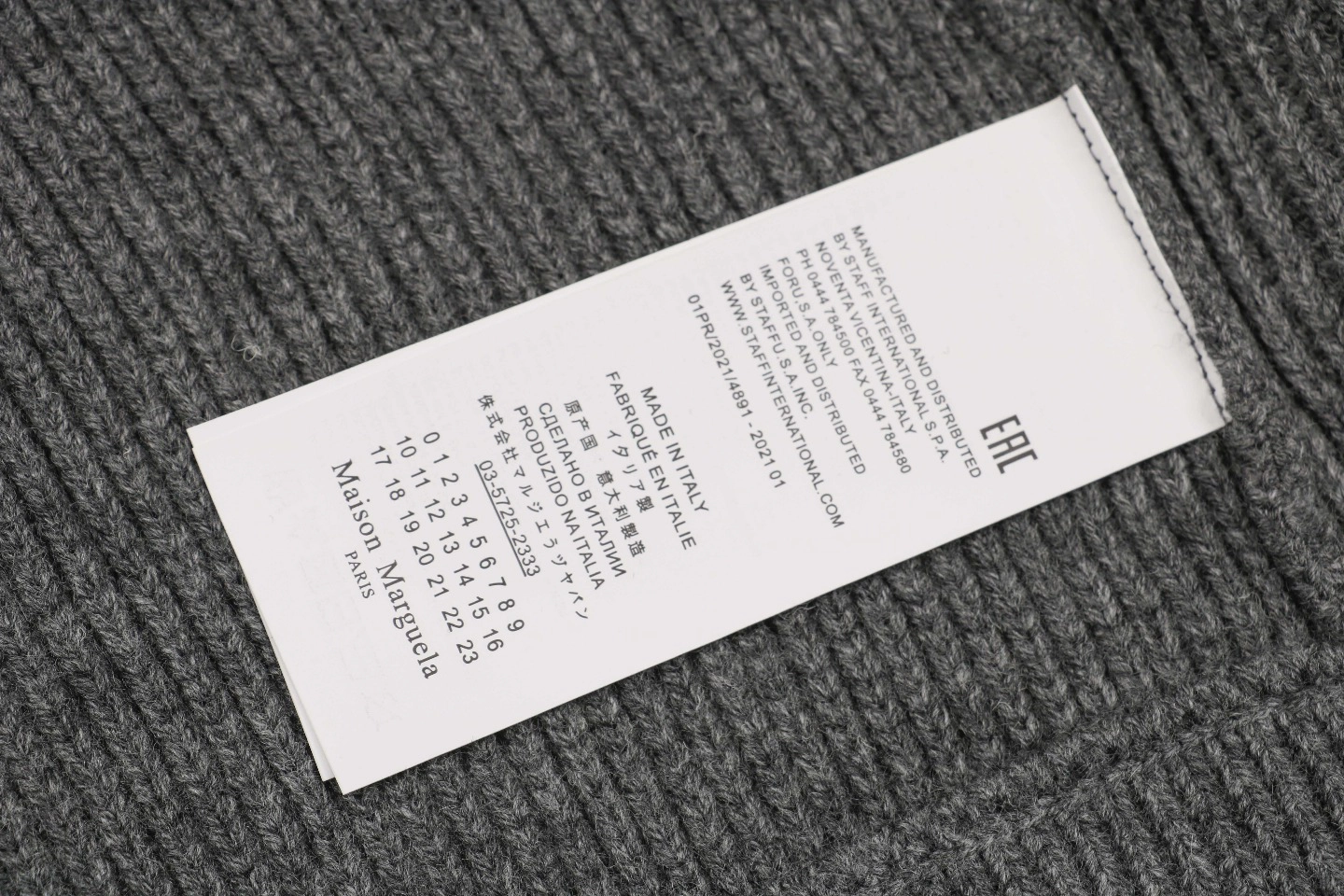 Maison Margiela N°54 Heavyweight Ribbed Zip-Up Cardigan with Signature Four-Stitches (Grey/Black)