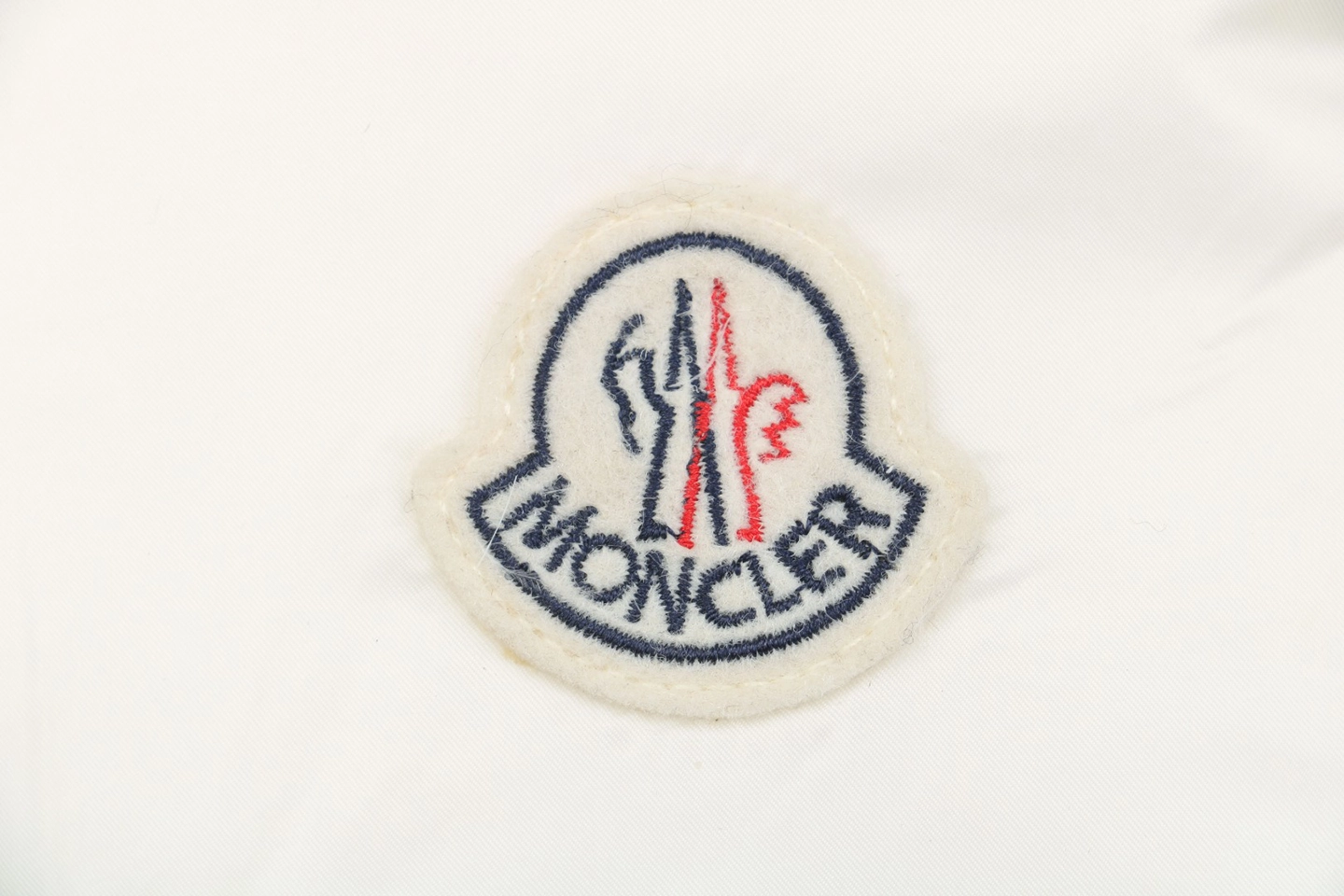 Mxxcler Luzule Hooded Down Vest White Brand label