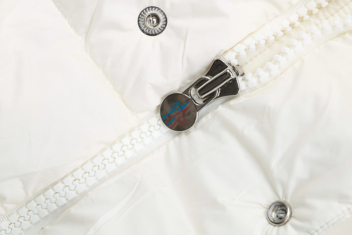 Mxxcler Maya Matte Hooded Down Jacket – Off-White #508