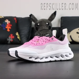 ON L × Cloudtilt 2 “Pink White” with box in background, emphasizing minimalist design and soft pink tone.