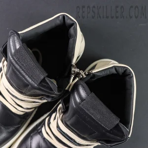 Top view of Porterville Geobasket ‘Black Milk’ showing padded leather collar and interior.