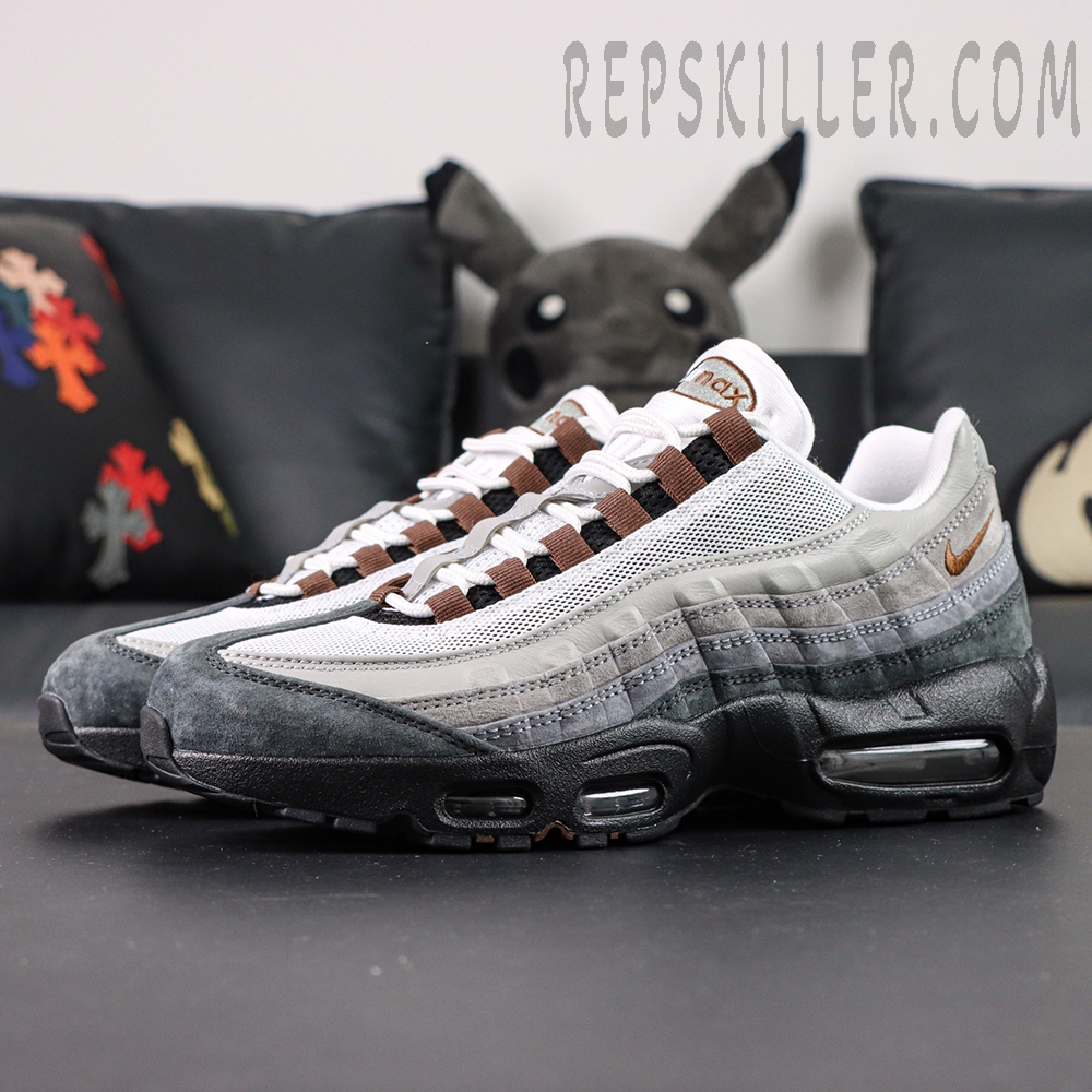 Side view of Nike SB x Air Max 95 “Cacao Wow” showcasing brown lace loops and layered gradient panels.