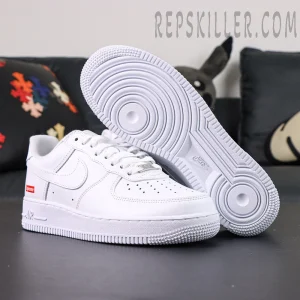 Bottom sole view of Supreme x Nike Air Force 1 Low SP ‘Box Logo - White’ featuring Nike circular traction pattern