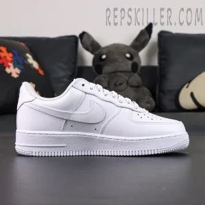 Lateral side profile of Supreme x Nike Air Force 1 Low SP ‘Box Logo - White’ with tonal swoosh and red box logo