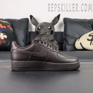Full side profile of Air Force 1 Low Velvet Brown in monochrome dark-brown leather