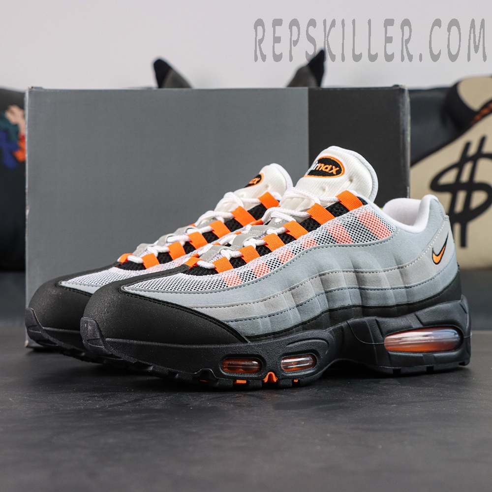 Air Max 95 OG Bright Mandarin pair display with original box