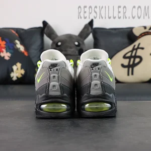 Air Max 95 OG ‘Neon’ rear view with visible neon Air units