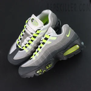 Air Max 95 OG ‘Neon’ top-down view of the pair