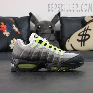 Air Max 95 OG ‘Neon’ side profile showing gradient suede layers