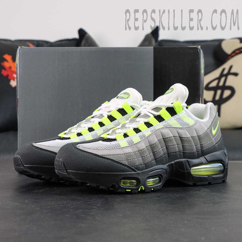 Air Max 95 OG ‘Neon’ with original box in background