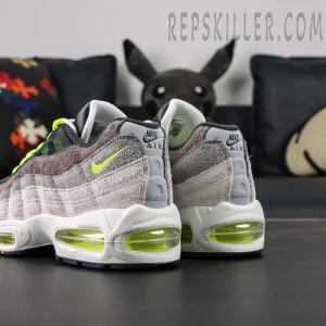 Nike Air Max 95 OG Reverse Neon heel view highlighting Nike Air heel logo and neon visible Air cushioning.