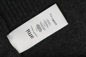 Ami Heart Logo Polo Sweater Wash label