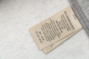 BBry Equestrian Knight Embroidered Crewneck Sweatshirt Wash label