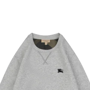 BBry Equestrian Knight Embroidered Crewneck Sweatshirt