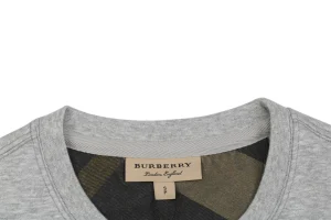 BBry Equestrian Knight Embroidered Crewneck Sweatshirt Collar