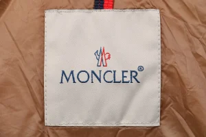 Mxxcler Agneux Cinched-Waist Hooded Down Jacket Brand label