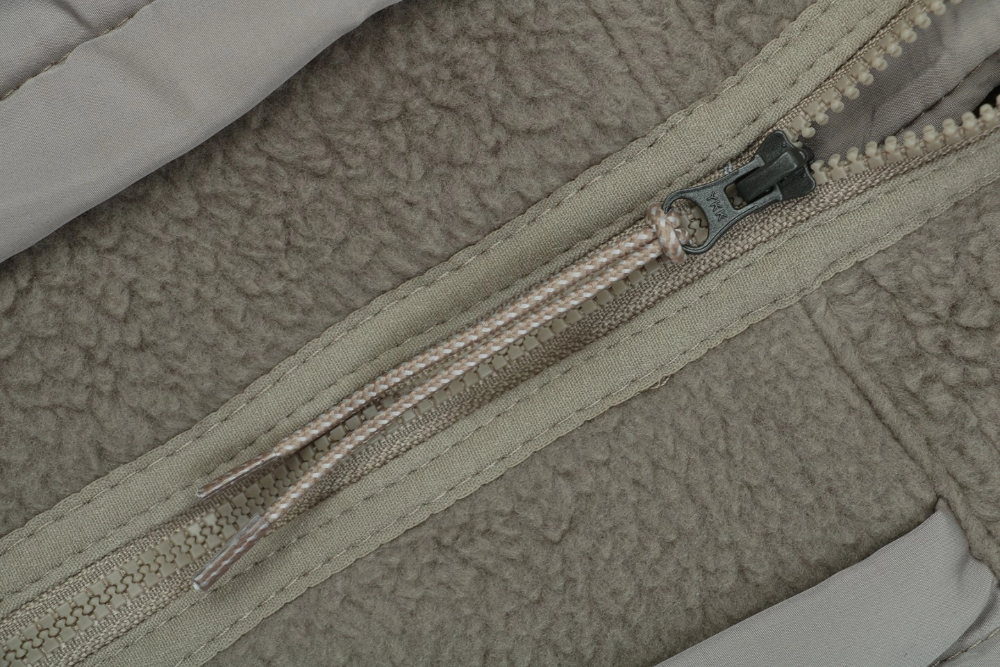 Nike ACG Polartec Fleece Jacket Grey Zipper puller