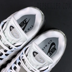 Air Max 95 OG “Blue Tint” tongue and inner lining detail close-up