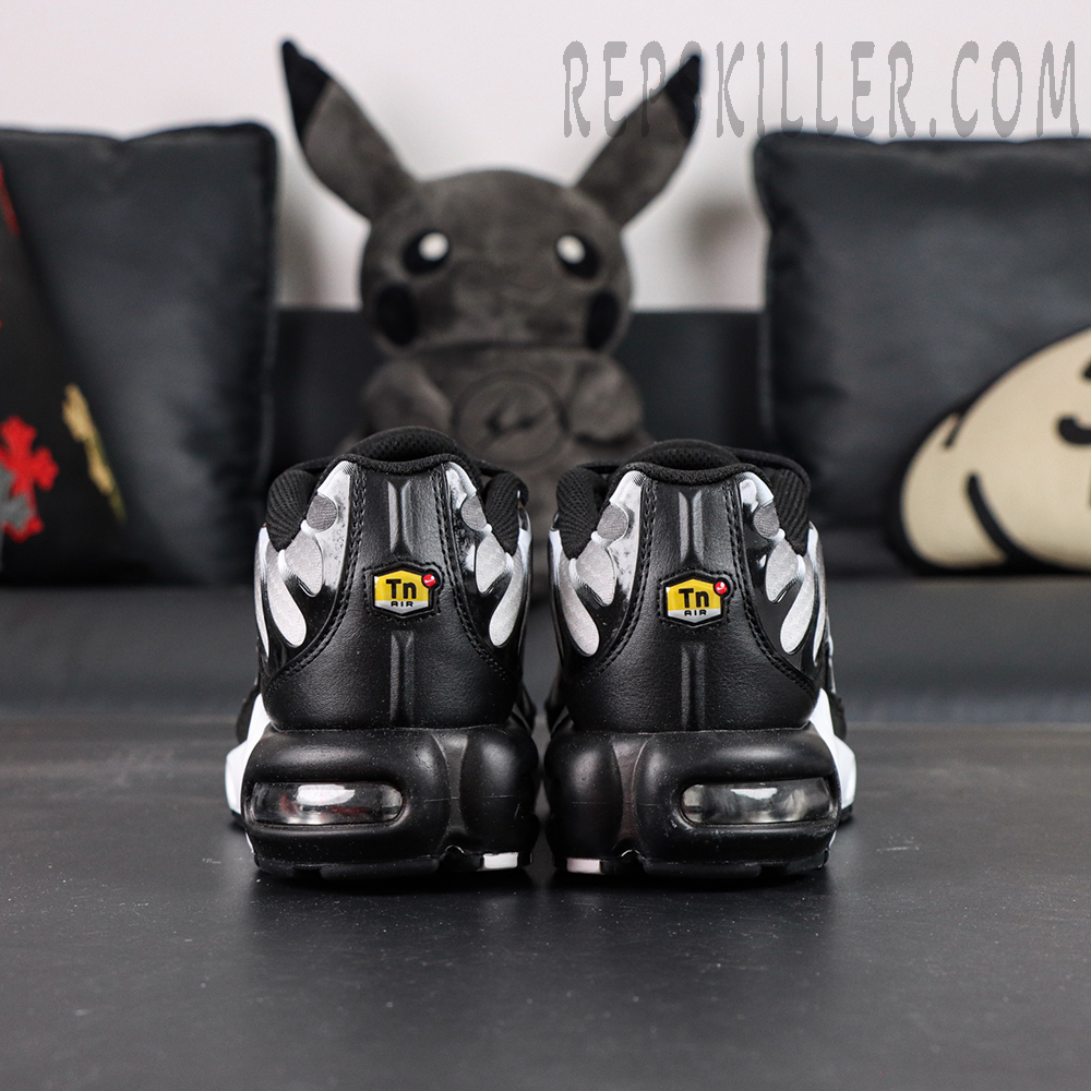 Nike Air Max Plus Black Metallic Silver heel detail with Tn Air logo