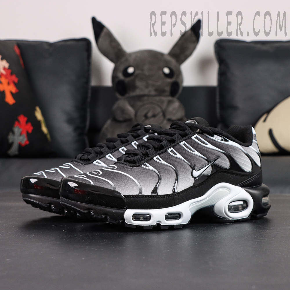 Nike Air Max Plus Black Metallic Silver pair side view