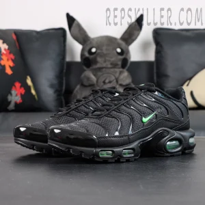 Nike Air Max Plus “Green Strike” pair front side overall view