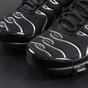 Nike Air Max Plus SE Black Chrome Silver toe box mesh and reflective detail close-up
