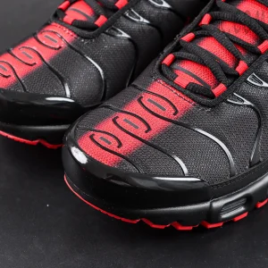 Air Max Plus 'Sith Lightsaber'9.jpg