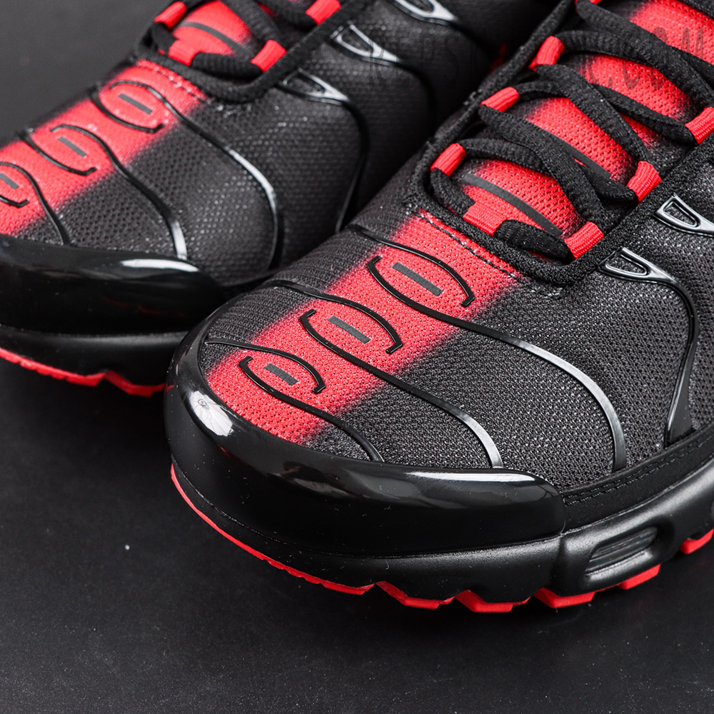 Air Max Plus 'Sith Lightsaber'9.jpg