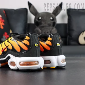 Nike Air Max Plus “Sunset” rear 45-degree detail view