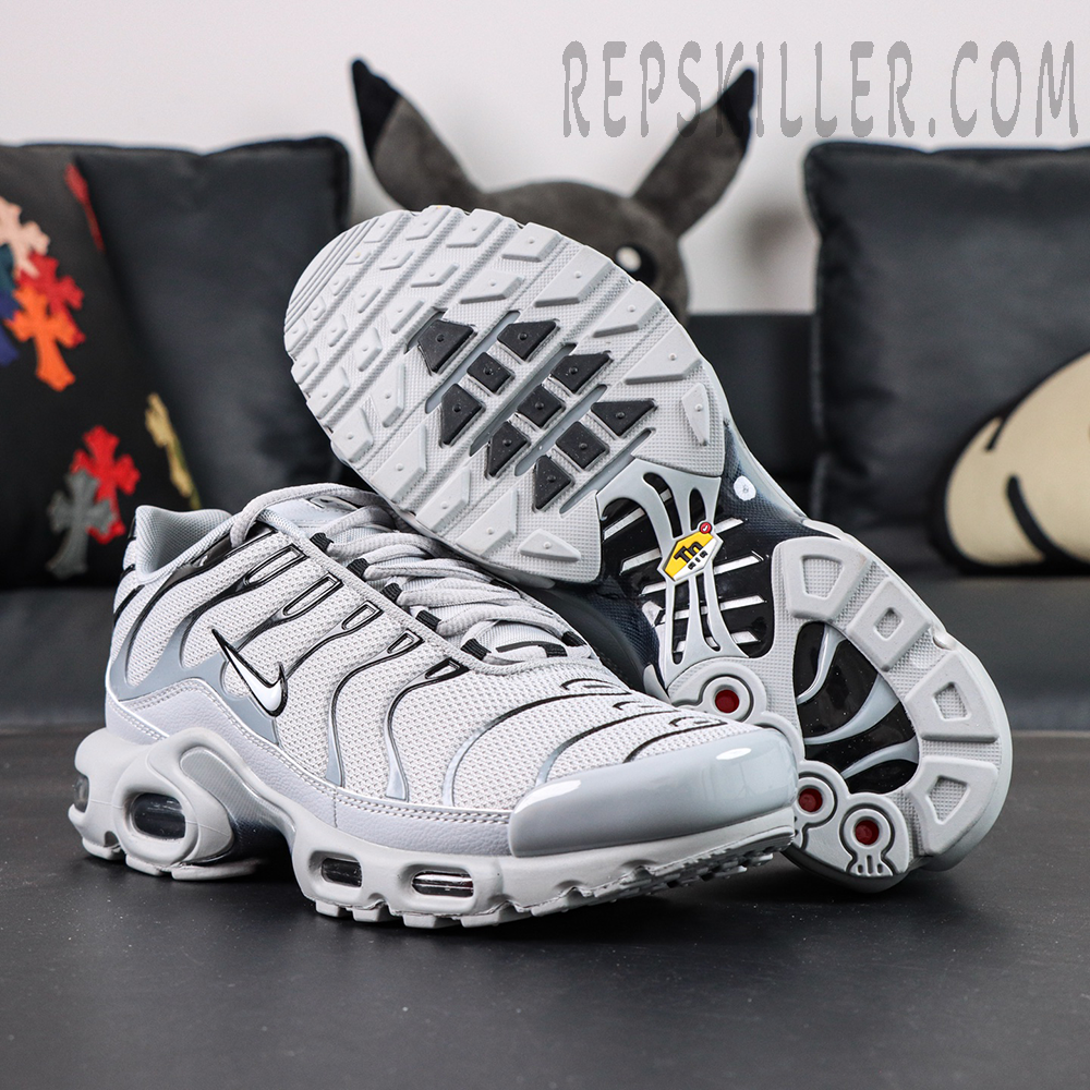 Outsole view of Nike Air Max Plus TN Wolf Grey showing durable rubber traction pattern and TN structure