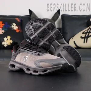 Loewe x ON Cloudsolo Black Brown sneakers, outsole tread detail