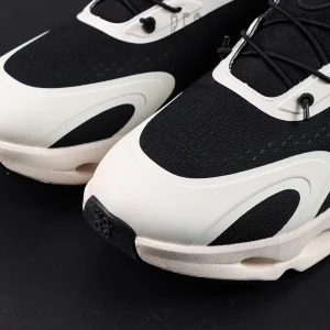 Loewe x On Cloudsolo White Black running shoes toe box material close-up