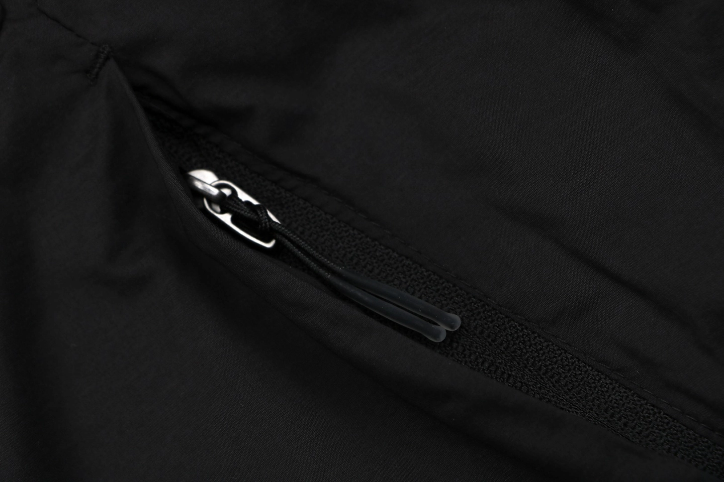 Lululemon Dual Pocket Insulated Jacket Zipper puller