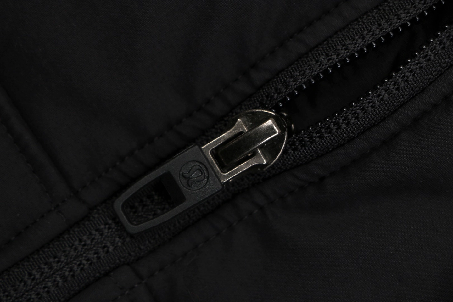 Lululemon Quilted Puffer Large Pockets Vest Zipper puller