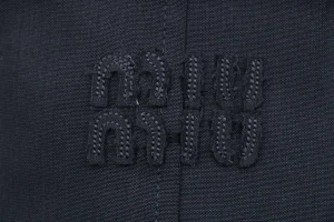 Miu Miu Single-Breasted Glossy Trench Coat9.jpeg